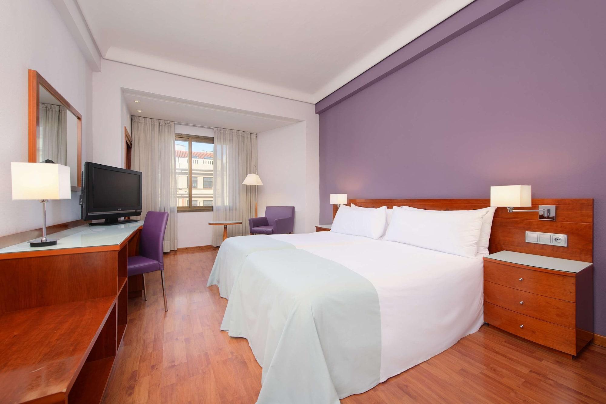 Khách sạn Madrid Centro do Melia quản lý Phòng bức ảnh