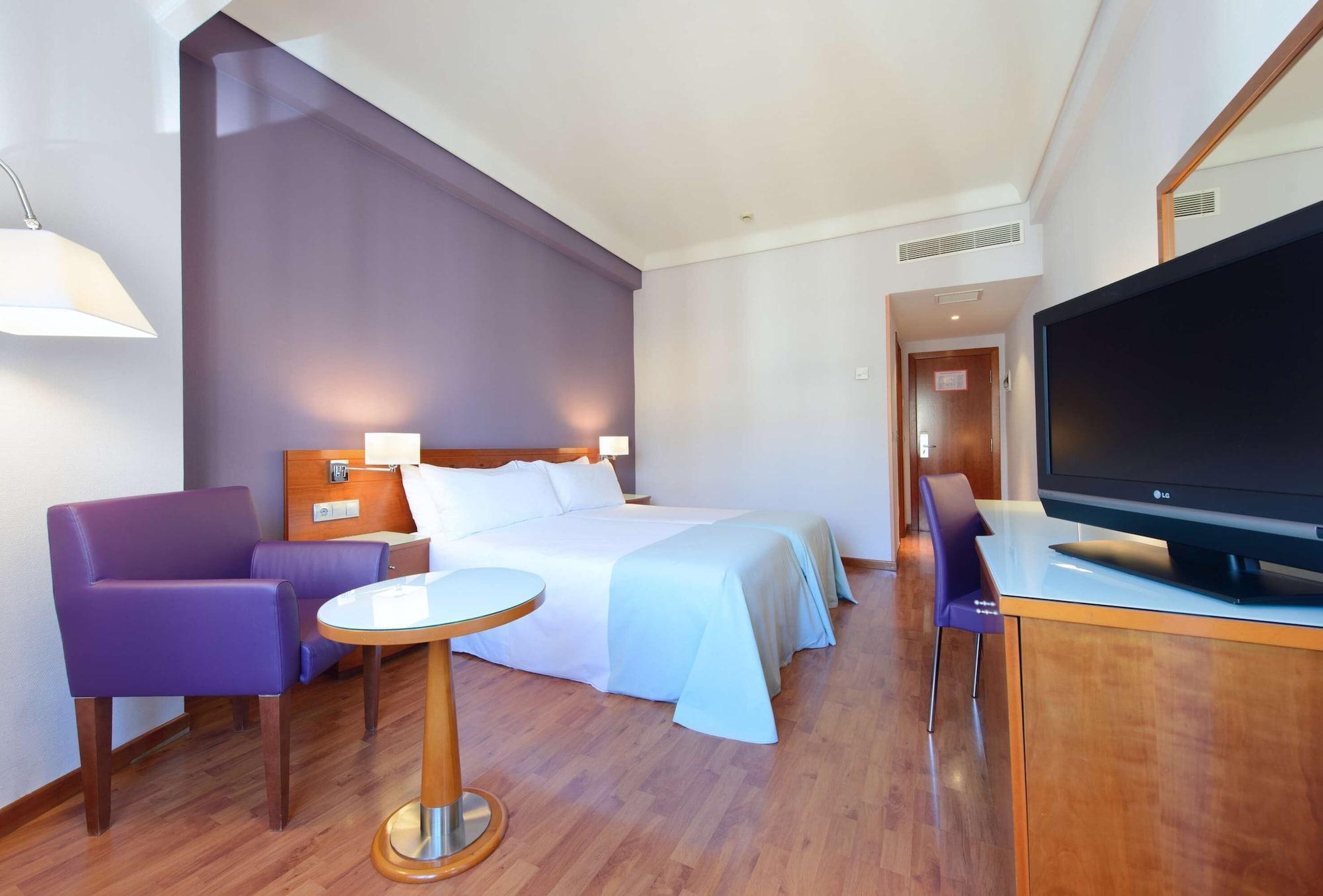Khách sạn Madrid Centro do Melia quản lý Phòng bức ảnh