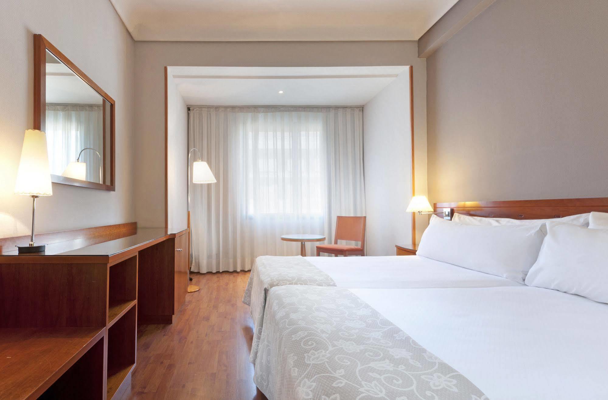 Khách sạn Madrid Centro do Melia quản lý Ngoại thất bức ảnh